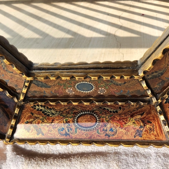 Vintage Venetian Octagonal Reverse Painted Wall Mirror - Picture 15 of 16